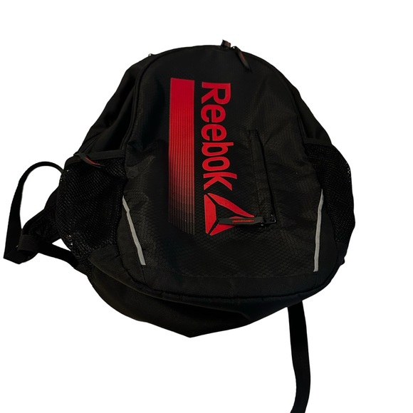 Reebok backpack black standard size in good condition - Picture 1 of 4